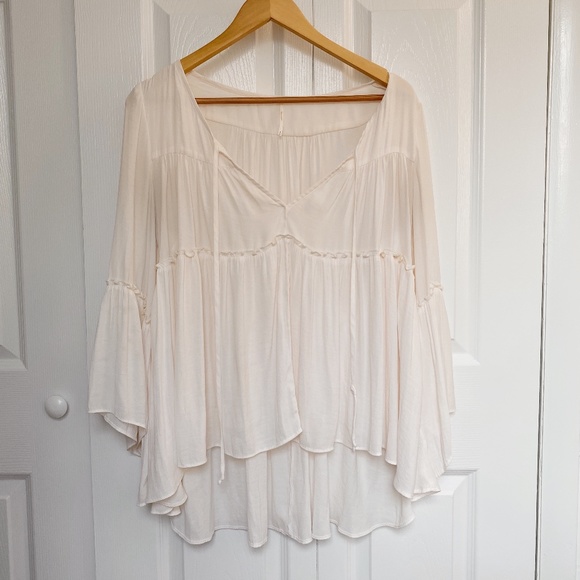 FREE PEOPLE CREAM SPLIT NECK FLOWY TOP MEDIUM - Picture 1 of 2